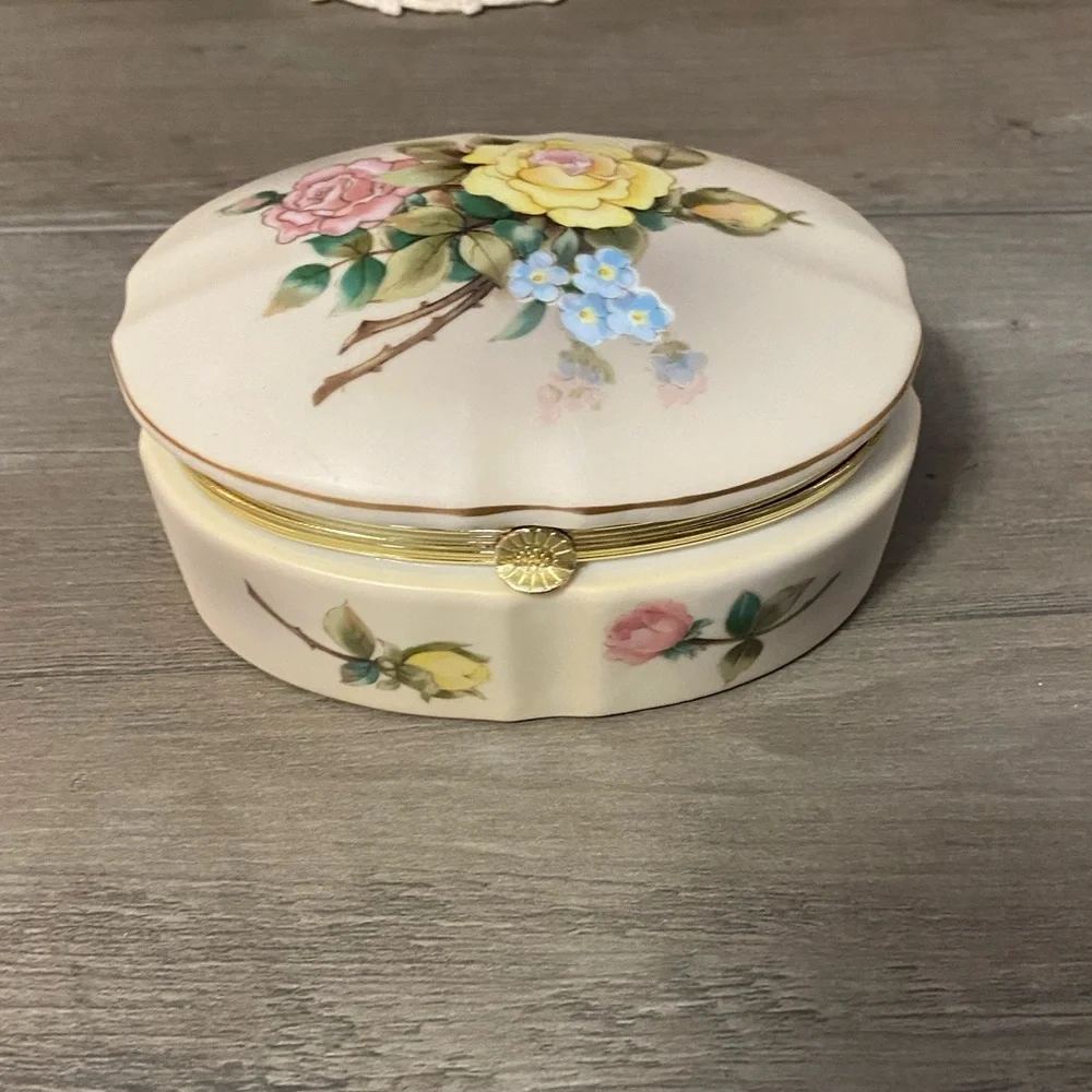 Vintage Victorian Garden, Victorian Rose porcelain trinket box